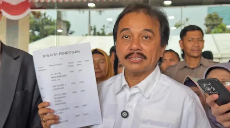 roy suryo (2)