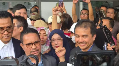 roy suryo (2)