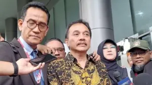 roy suryo dokter tifa (2)