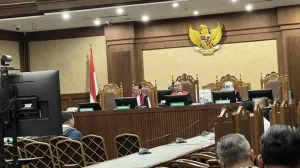 sidang dugaan suap bea cukai