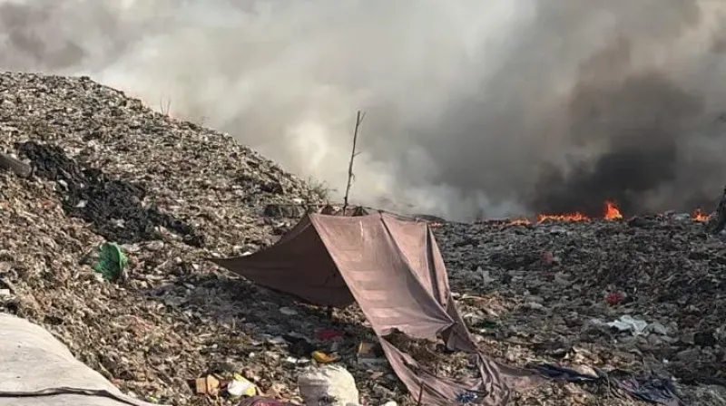 tpa jatiwaringin mauk terbakar 1